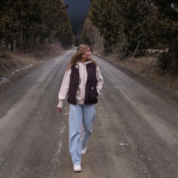 Meet your Posher, Chelsey - Picture 1 of 1